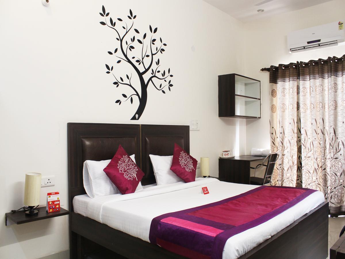 גורגאון Oyo 2384 Hotel Epic Inn מראה חיצוני תמונה