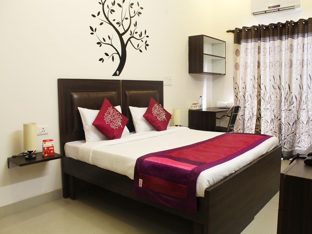 גורגאון Oyo 2384 Hotel Epic Inn מראה חיצוני תמונה