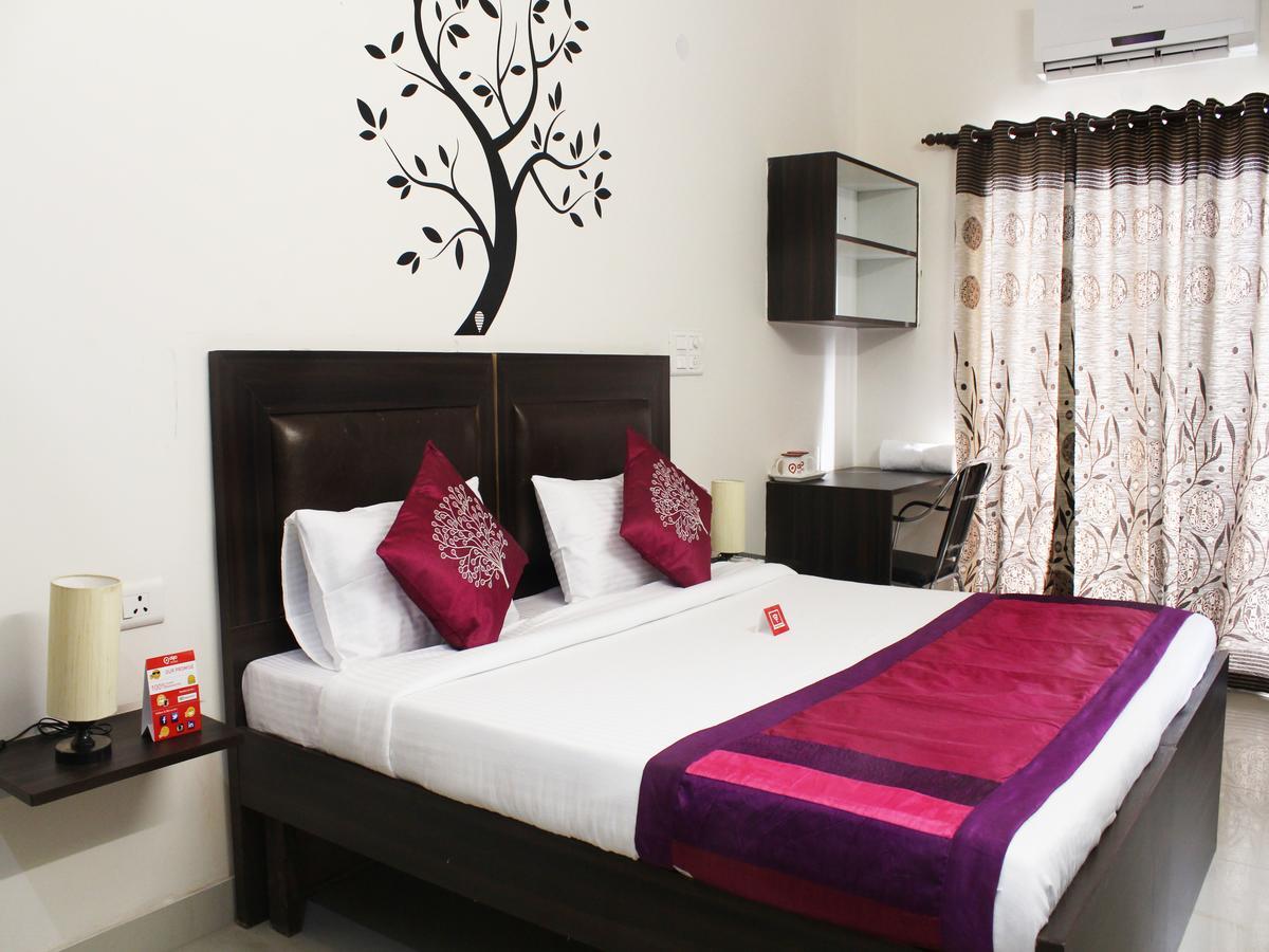 גורגאון Oyo 2384 Hotel Epic Inn מראה חיצוני תמונה